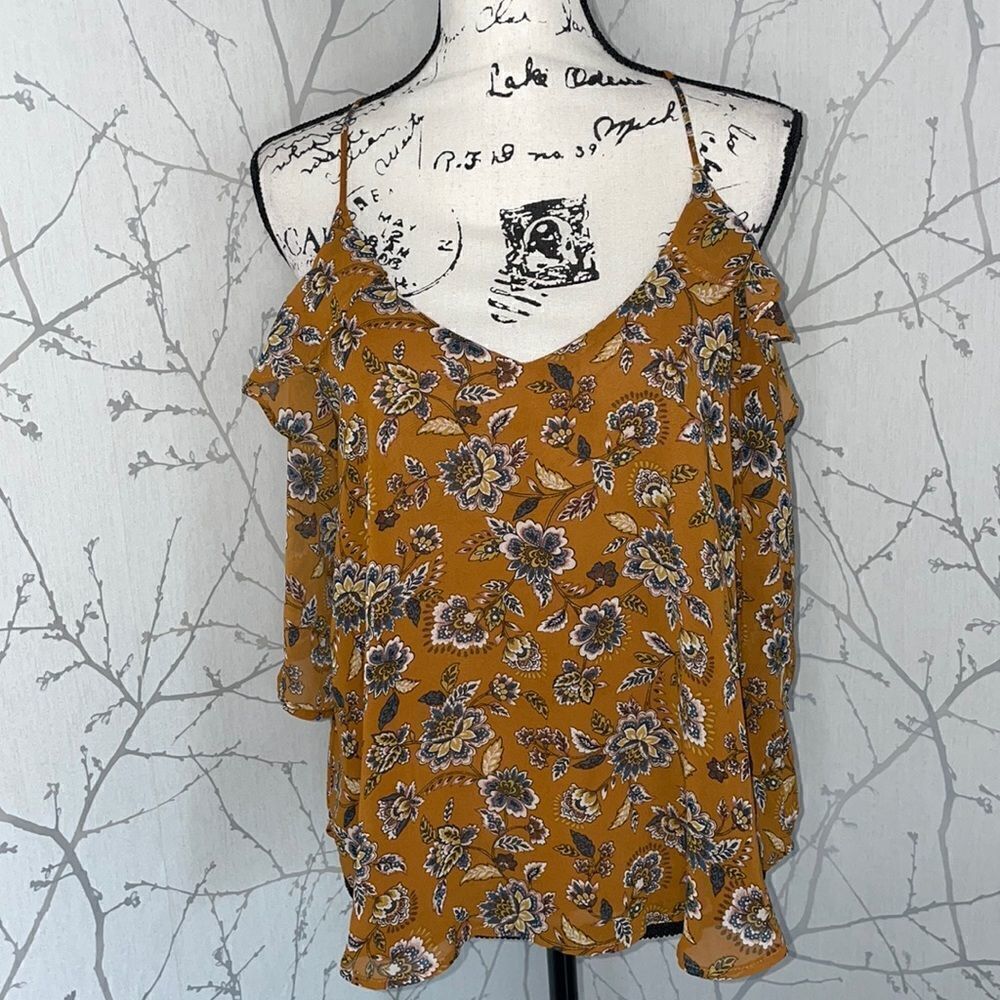 Haute Monde‎ cold shoulder floral top, Size Medium